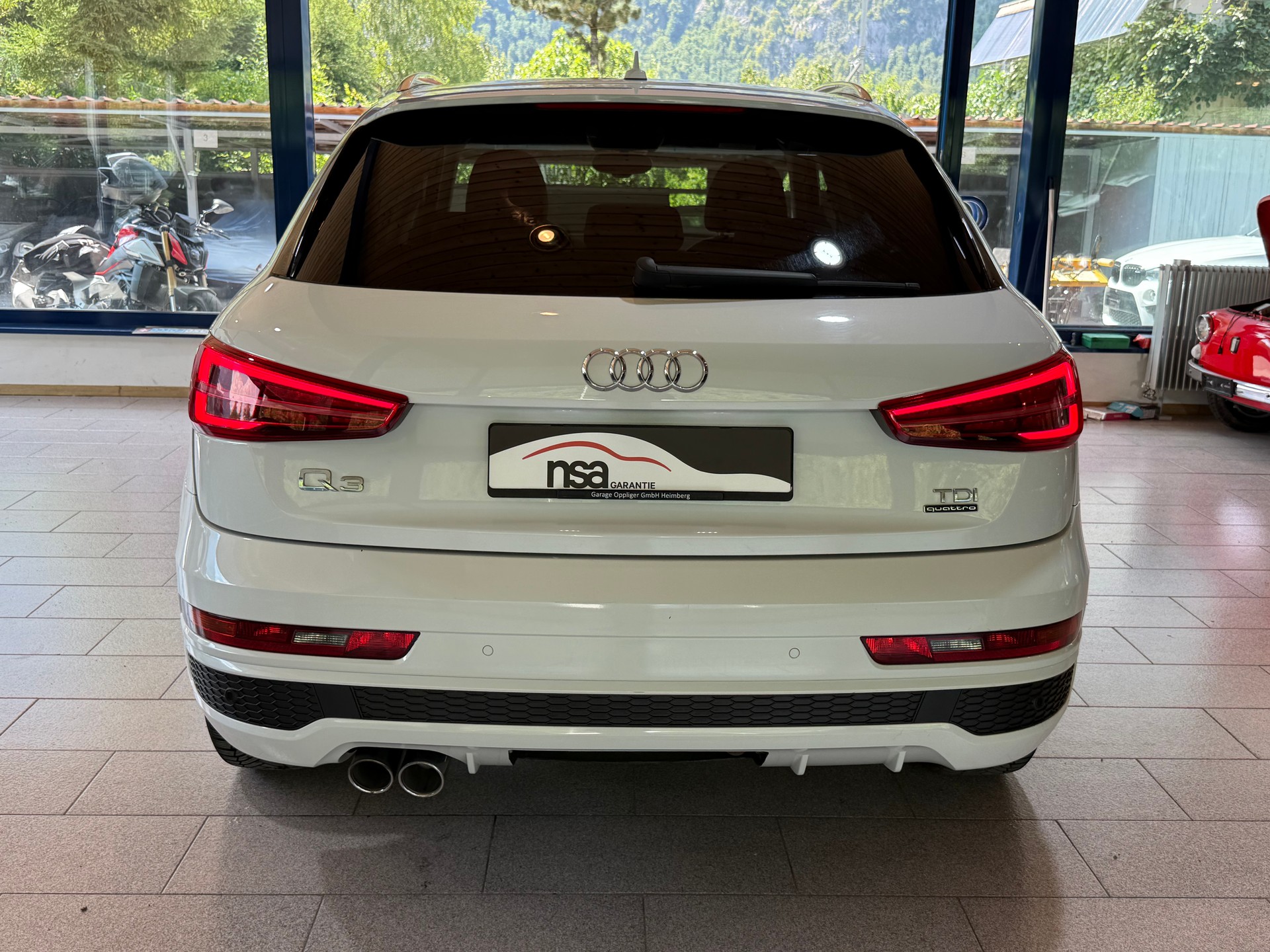 AUDI Q3 2.0 TDI sport quattro S-tronic-image-7