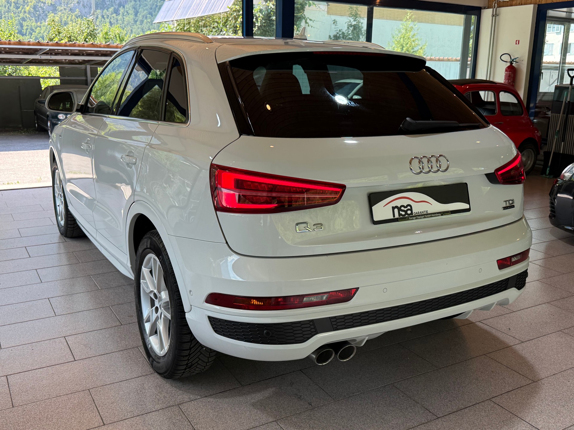 AUDI Q3 2.0 TDI sport quattro S-tronic-image-8