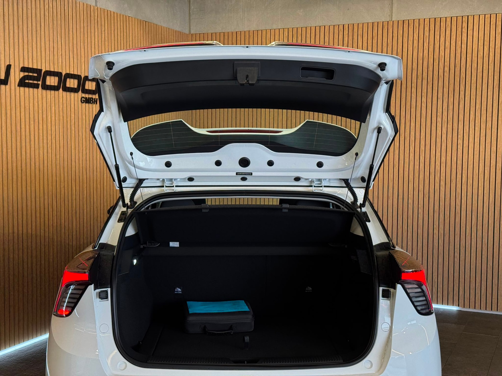 MG 4 EV 64kWh Premium *Facelift* 452KM Reichweite-image-8