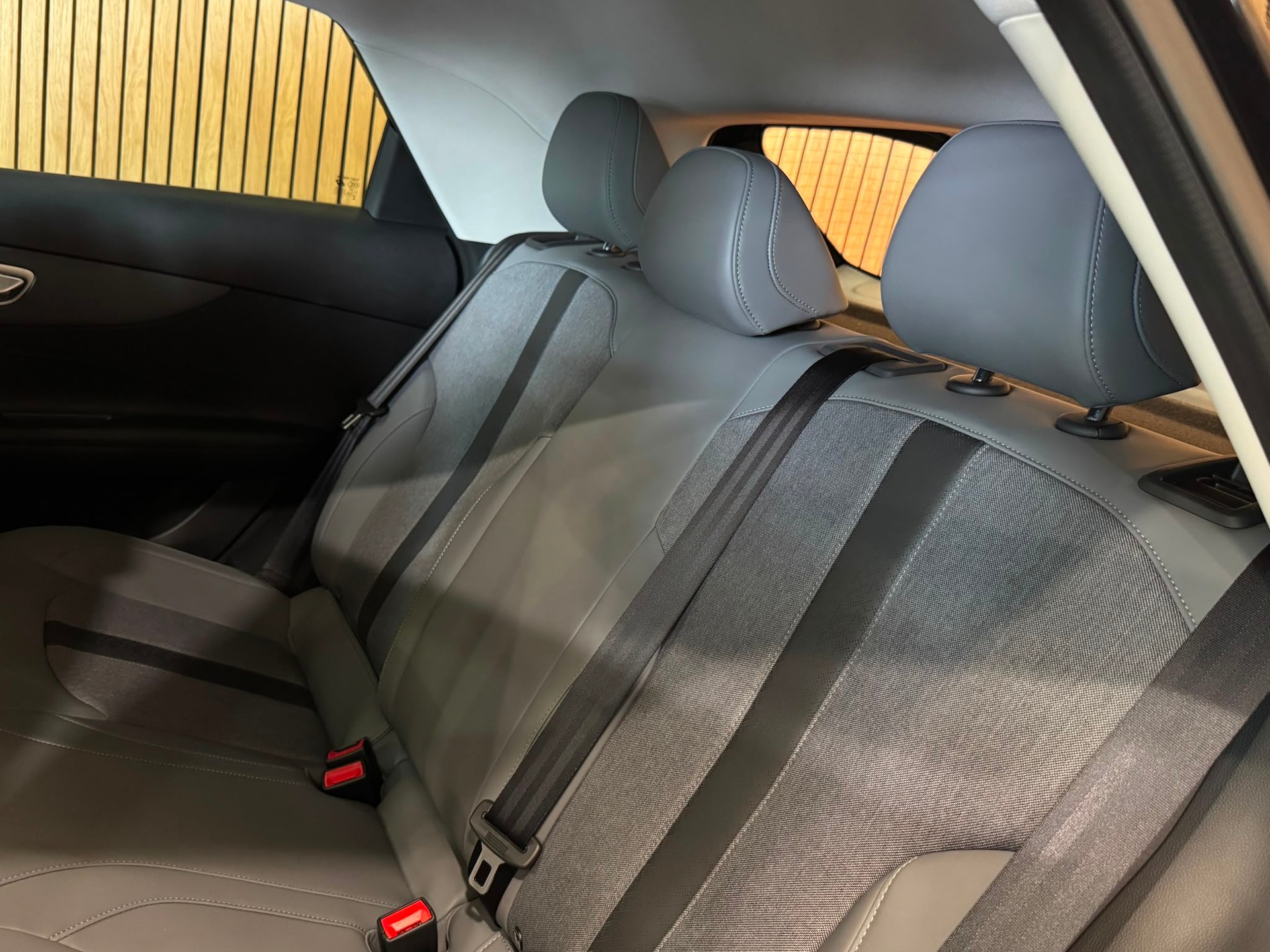 MG 4 EV 64kWh Premium *Facelift* 452KM Reichweite-image-23