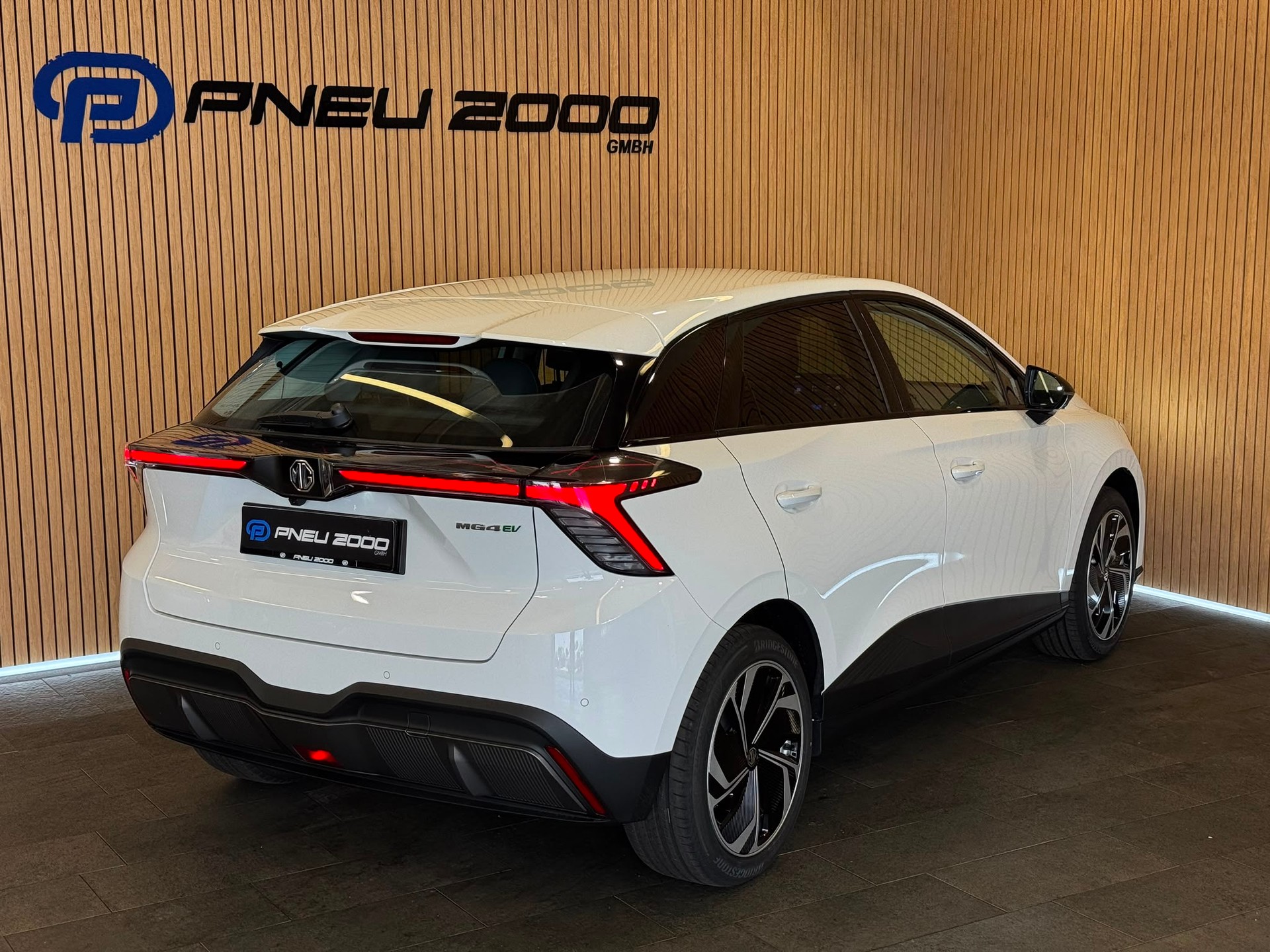 MG 4 EV 64kWh Premium *Facelift* 452KM Reichweite-image-4