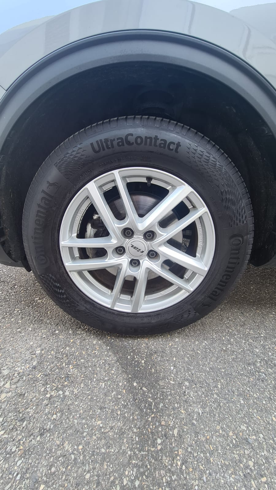 FORD Kuga 2.0 TDCi EcoBlue Cool & Connect 4WD ** Gr-Navi ** Sitzheizung ** Tempomat ** PDC V+H ** Frisch Ab MFK & Service **-image-18
