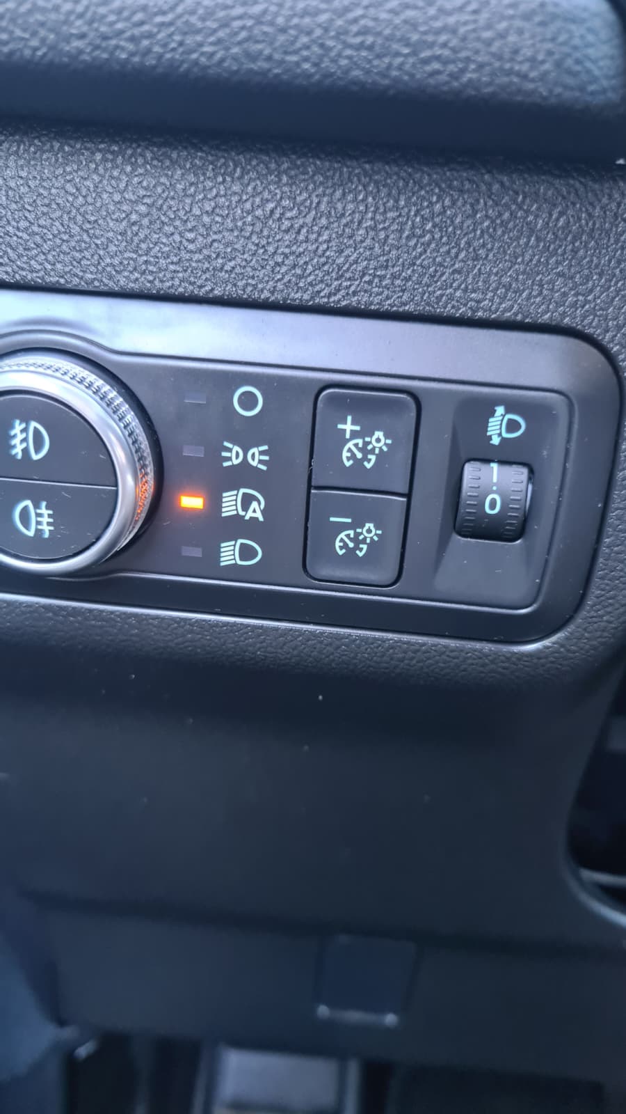 FORD Kuga 2.0 TDCi EcoBlue Cool & Connect 4WD ** Gr-Navi ** Sitzheizung ** Tempomat ** PDC V+H ** Frisch Ab MFK & Service **-image-10