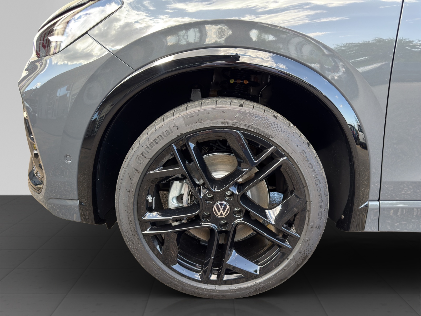 VW Tiguan 2.0 TSI DSG R-Line Plus 4Motion-image-7