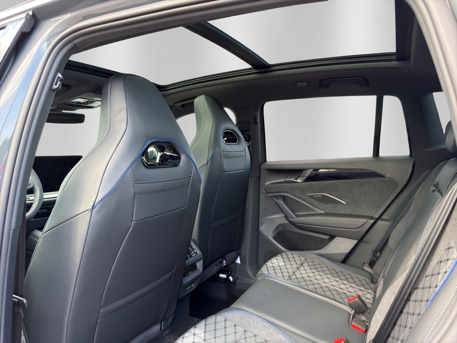 VW Tiguan 2.0 TSI DSG R-Line Plus 4Motion-image-10
