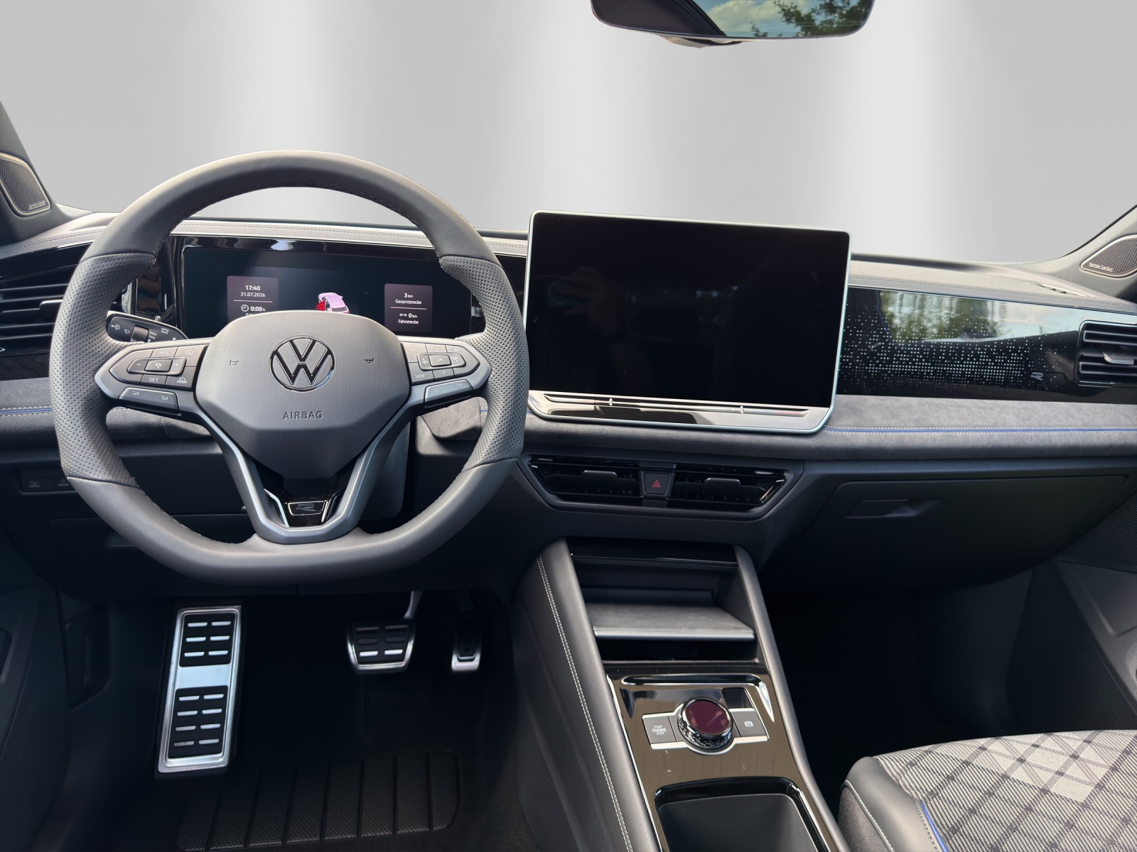VW Tiguan 2.0 TSI DSG R-Line Plus 4Motion-image-9