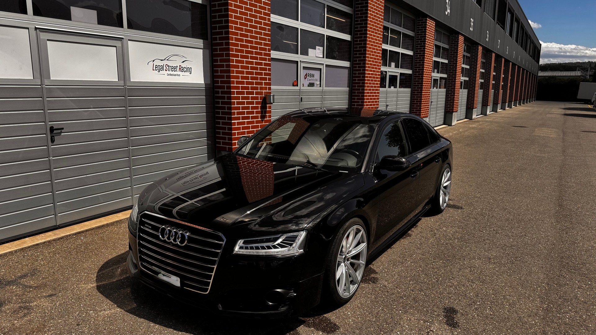 AUDI A8 3.0 TDI quattro tiptronic-image-0