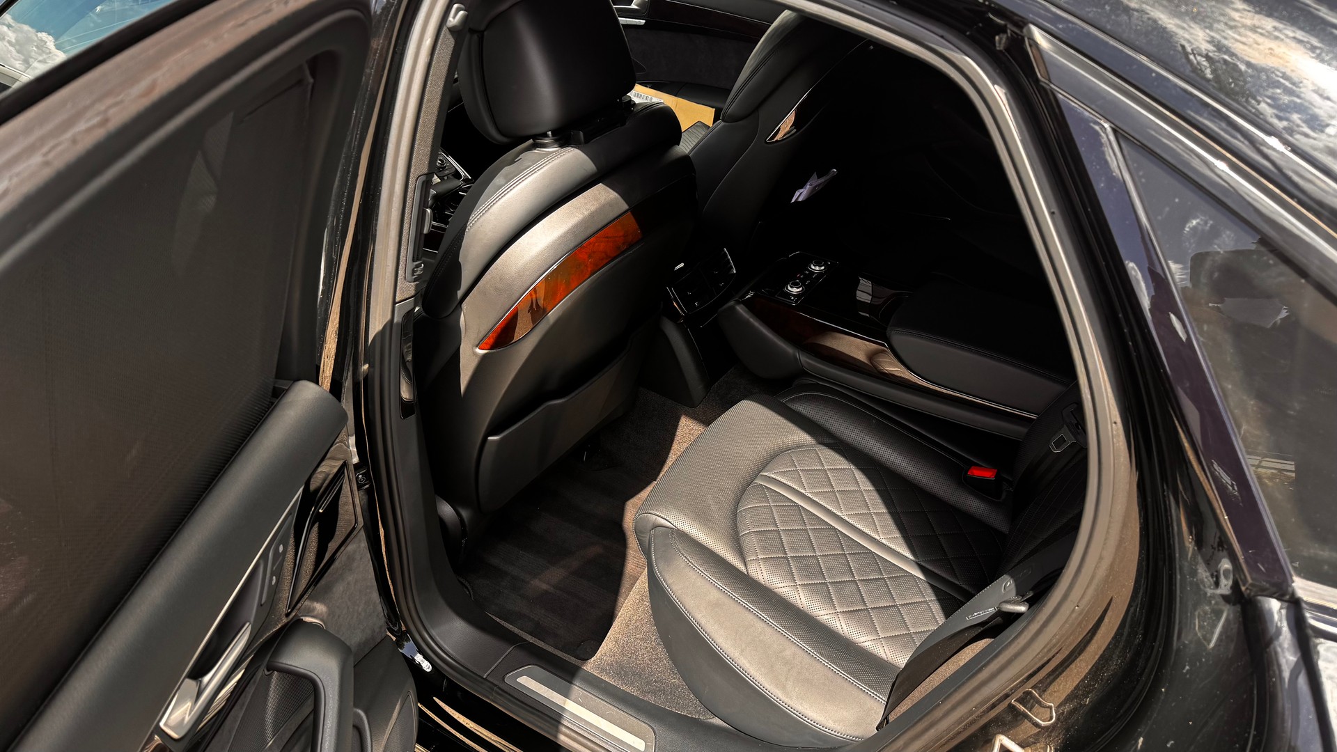 AUDI A8 3.0 TDI quattro tiptronic-image-9