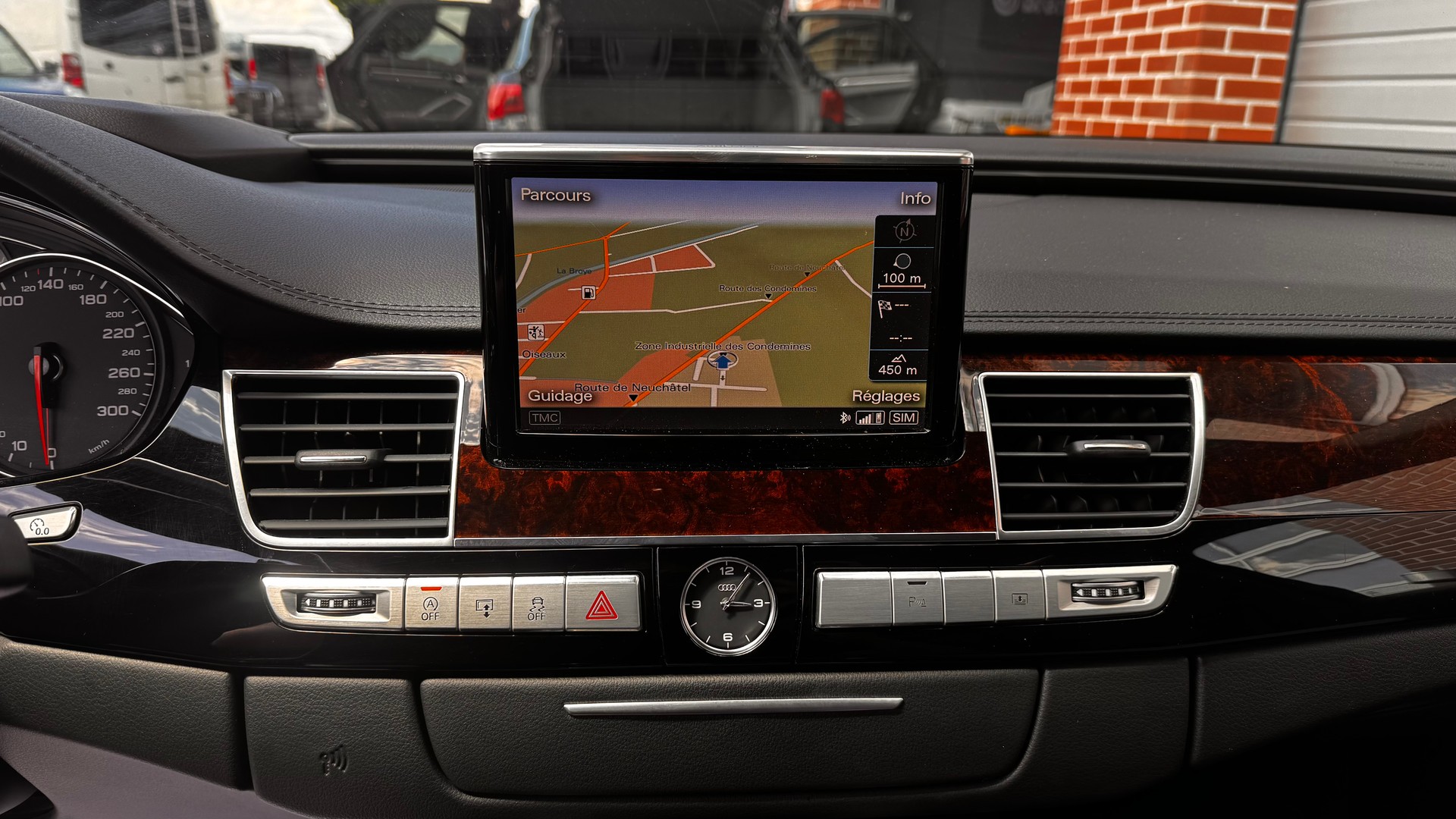 AUDI A8 3.0 TDI quattro tiptronic-image-8