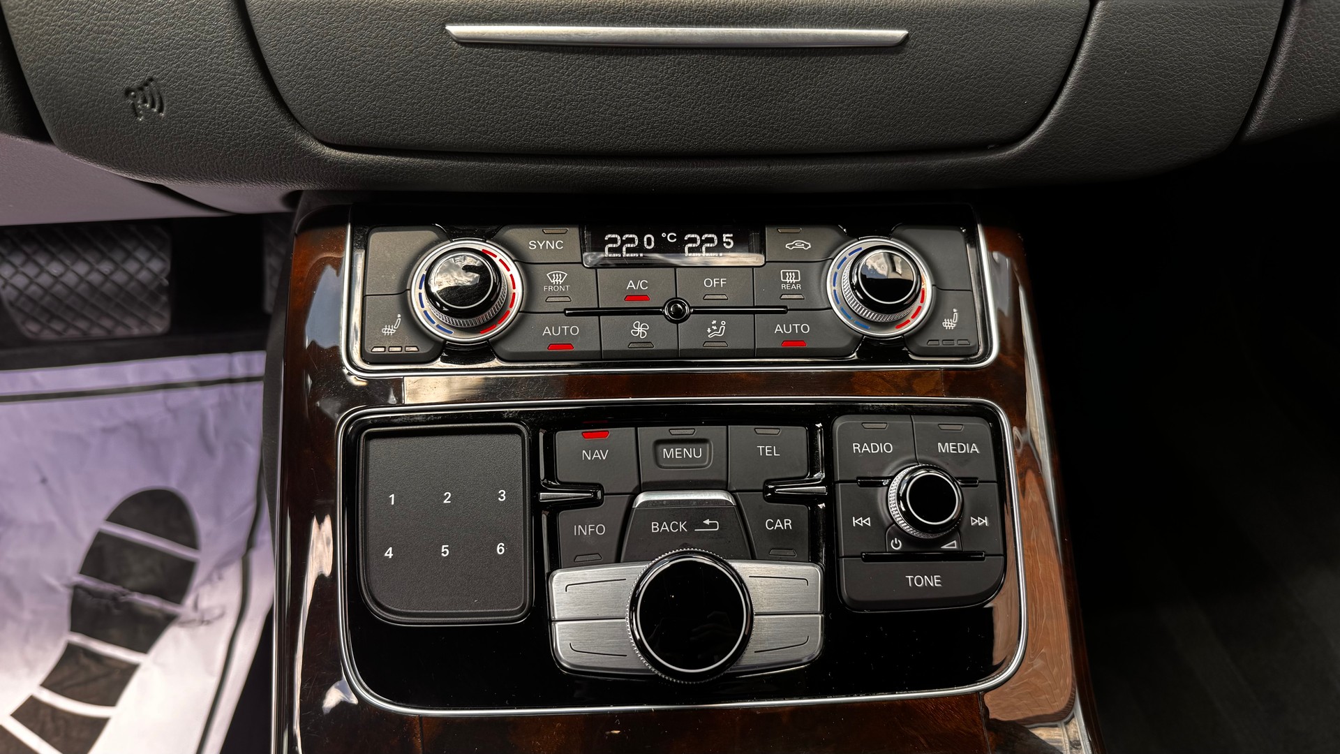 AUDI A8 3.0 TDI quattro tiptronic-image-7