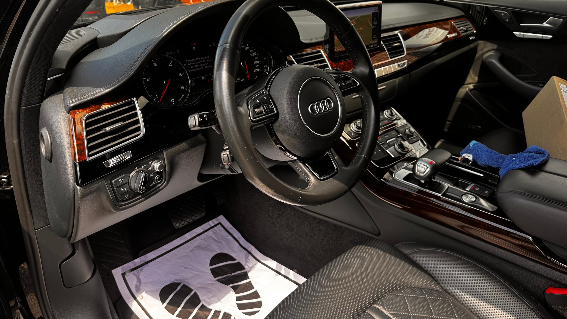 AUDI A8 3.0 TDI quattro tiptronic-image-6