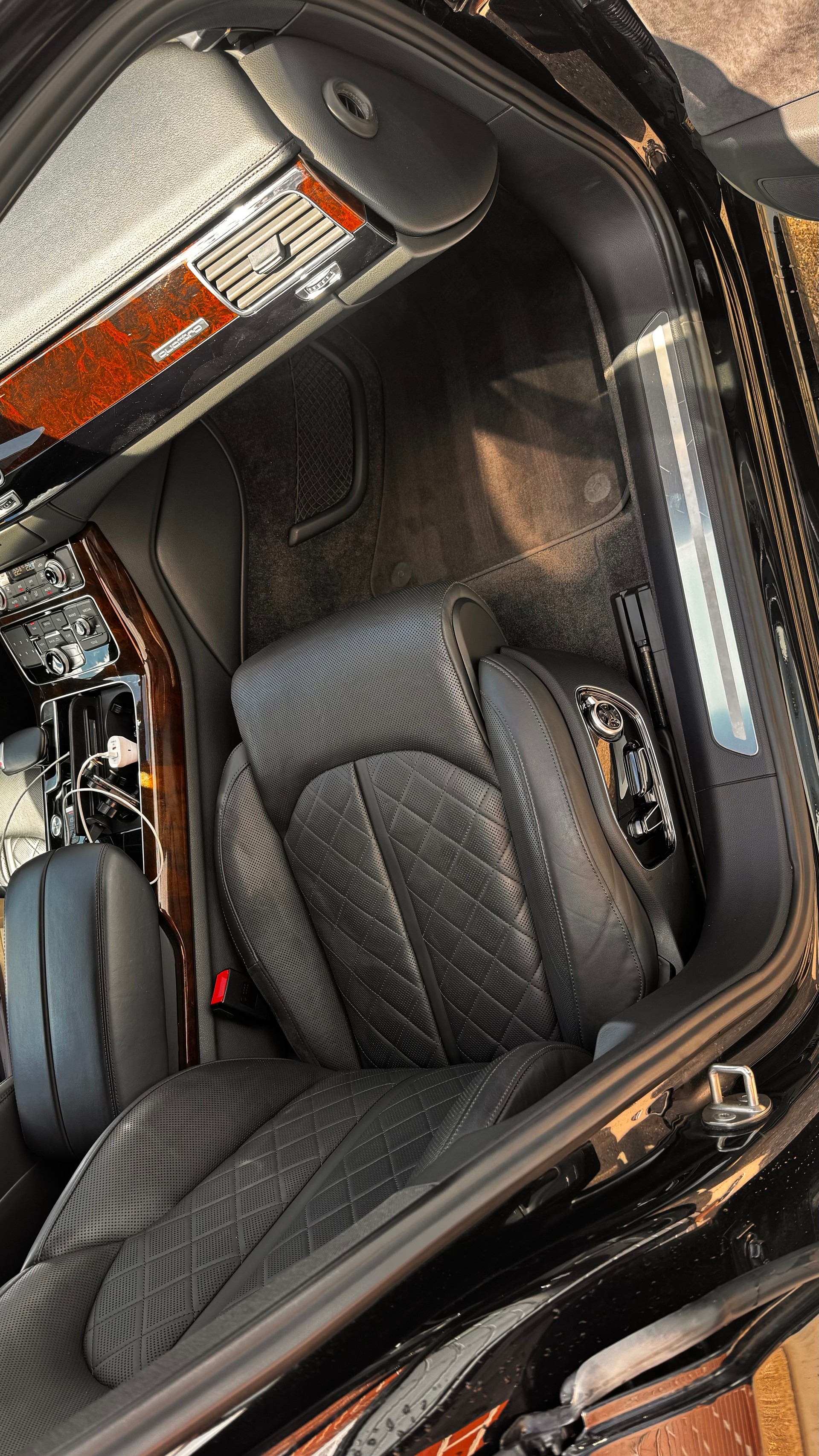 AUDI A8 3.0 TDI quattro tiptronic-image-14