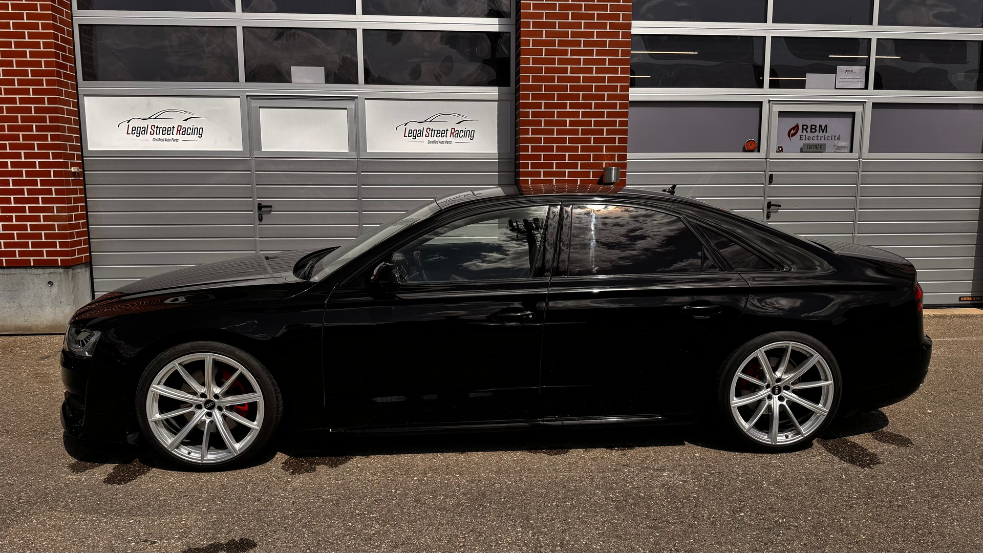 AUDI A8 3.0 TDI quattro tiptronic-image-1