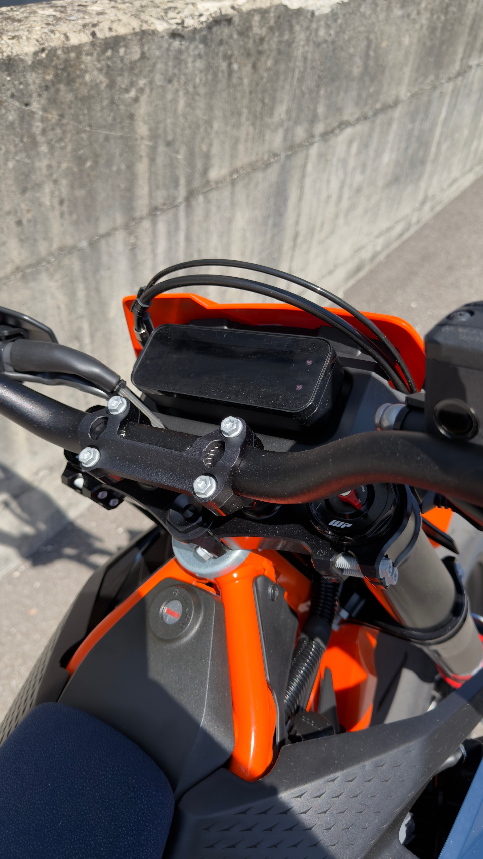 KTM 690 Enduro R-image-8