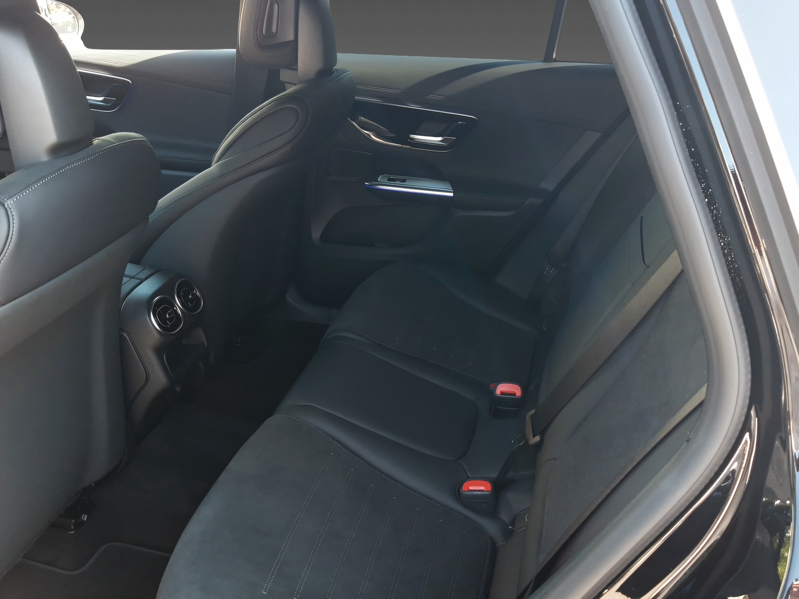 MERCEDES-BENZ GLC 220 d 4Matic-image-10