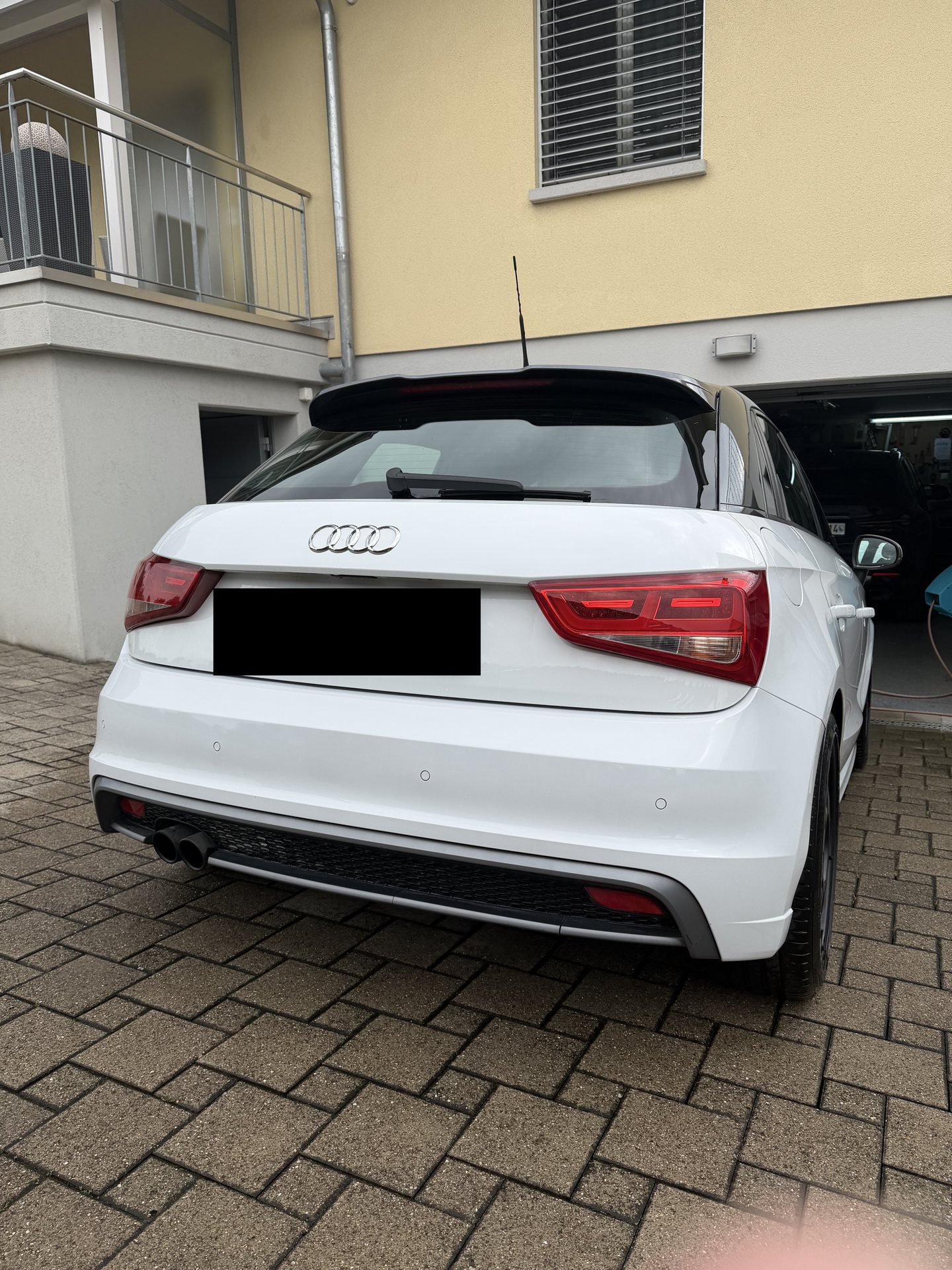 AUDI 1.4 TFSI Ambition S-Tronic-image-2