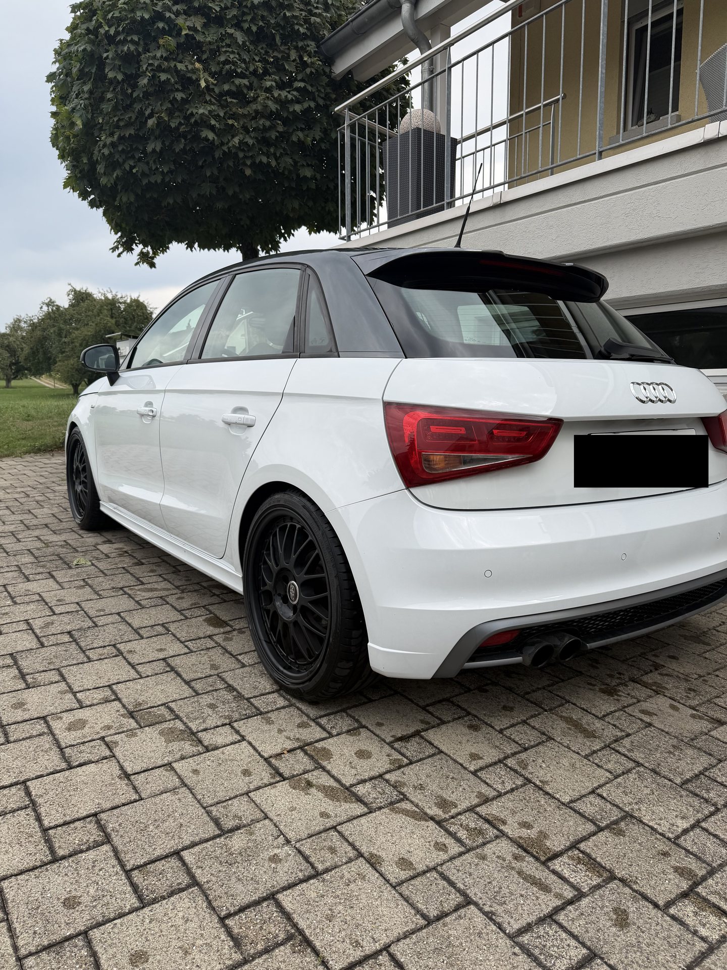 AUDI 1.4 TFSI Ambition S-Tronic-image-3