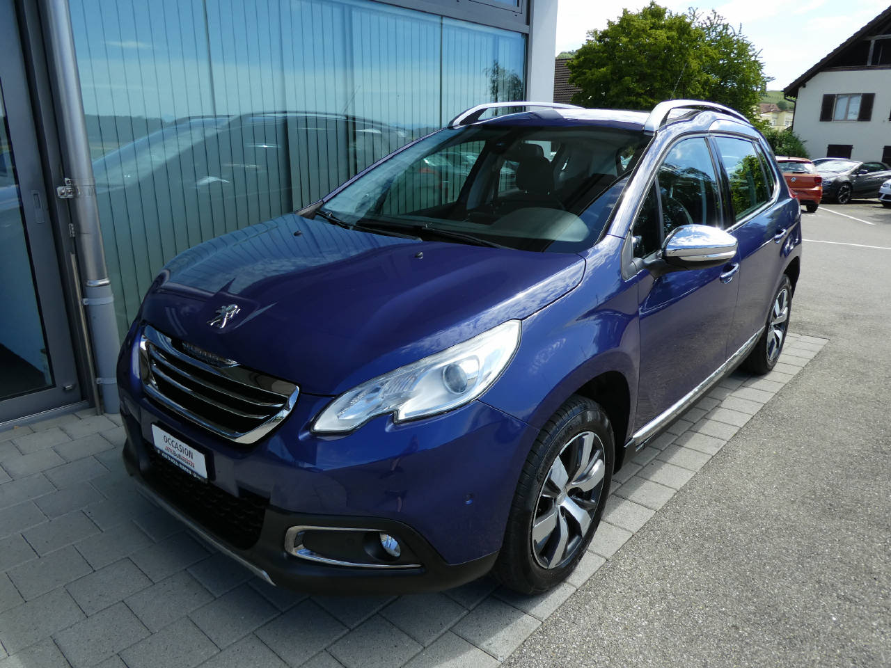PEUGEOT 2008 1.2 PureTech 110 Allure S/S-image-1