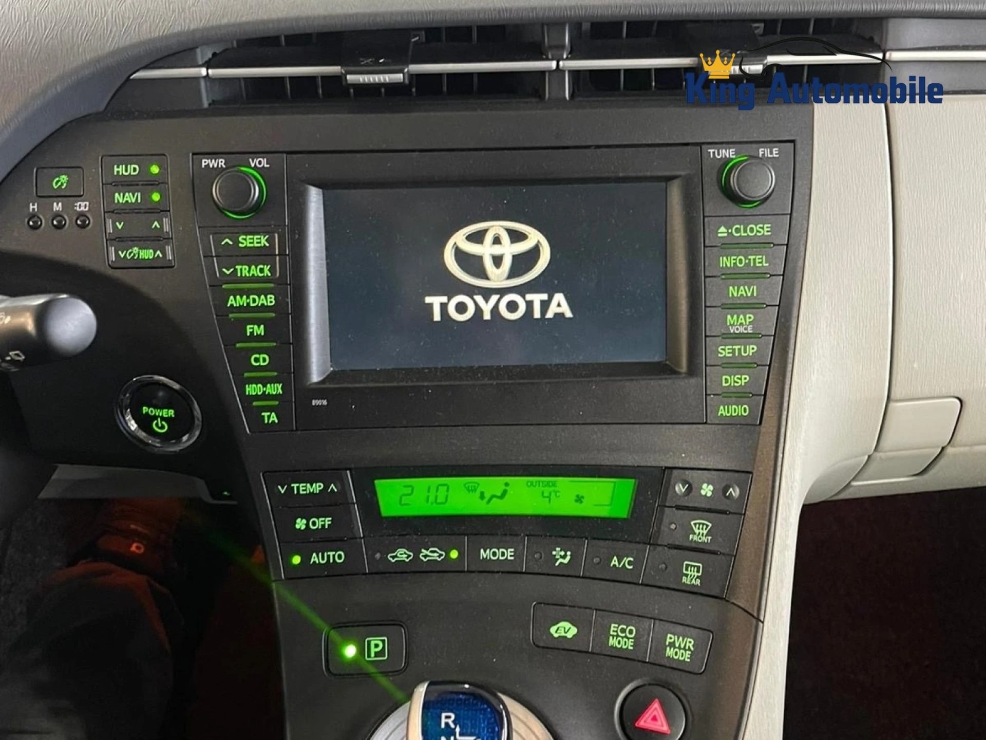 TOYOTA Prius 1.8 16V HSD Sol Premium | CH-Auto | Ab MFK 05.2025 | Leder | RF-Kamera-image-12