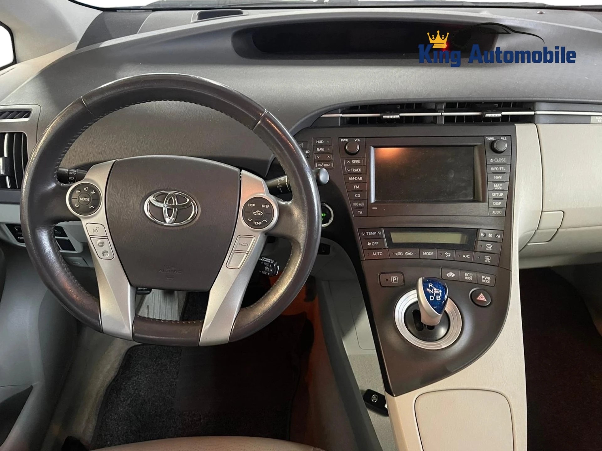TOYOTA Prius 1.8 16V HSD Sol Premium | CH-Auto | Ab MFK 05.2025 | Leder | RF-Kamera-image-11