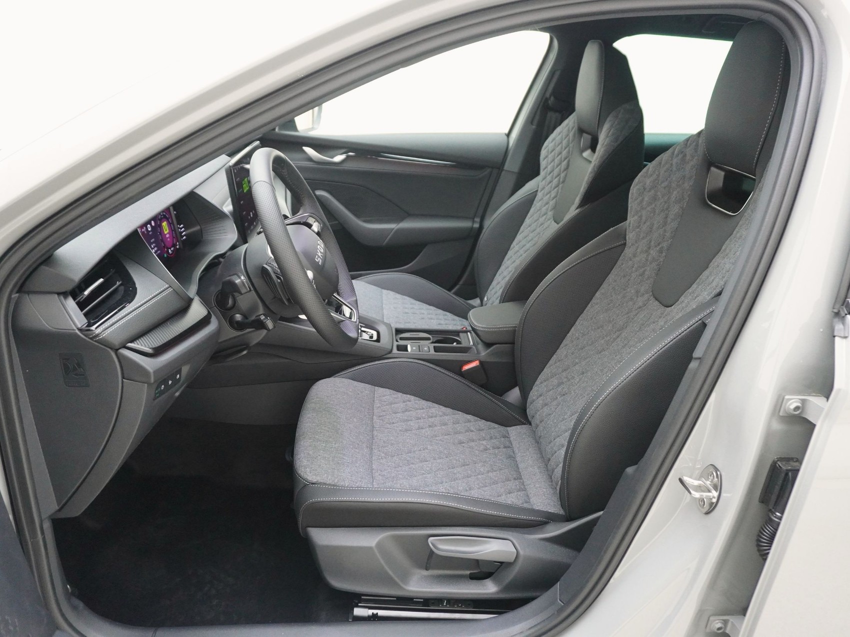 SKODA Octavia 2.0 TSI SportLine 4x4 DSG-image-12