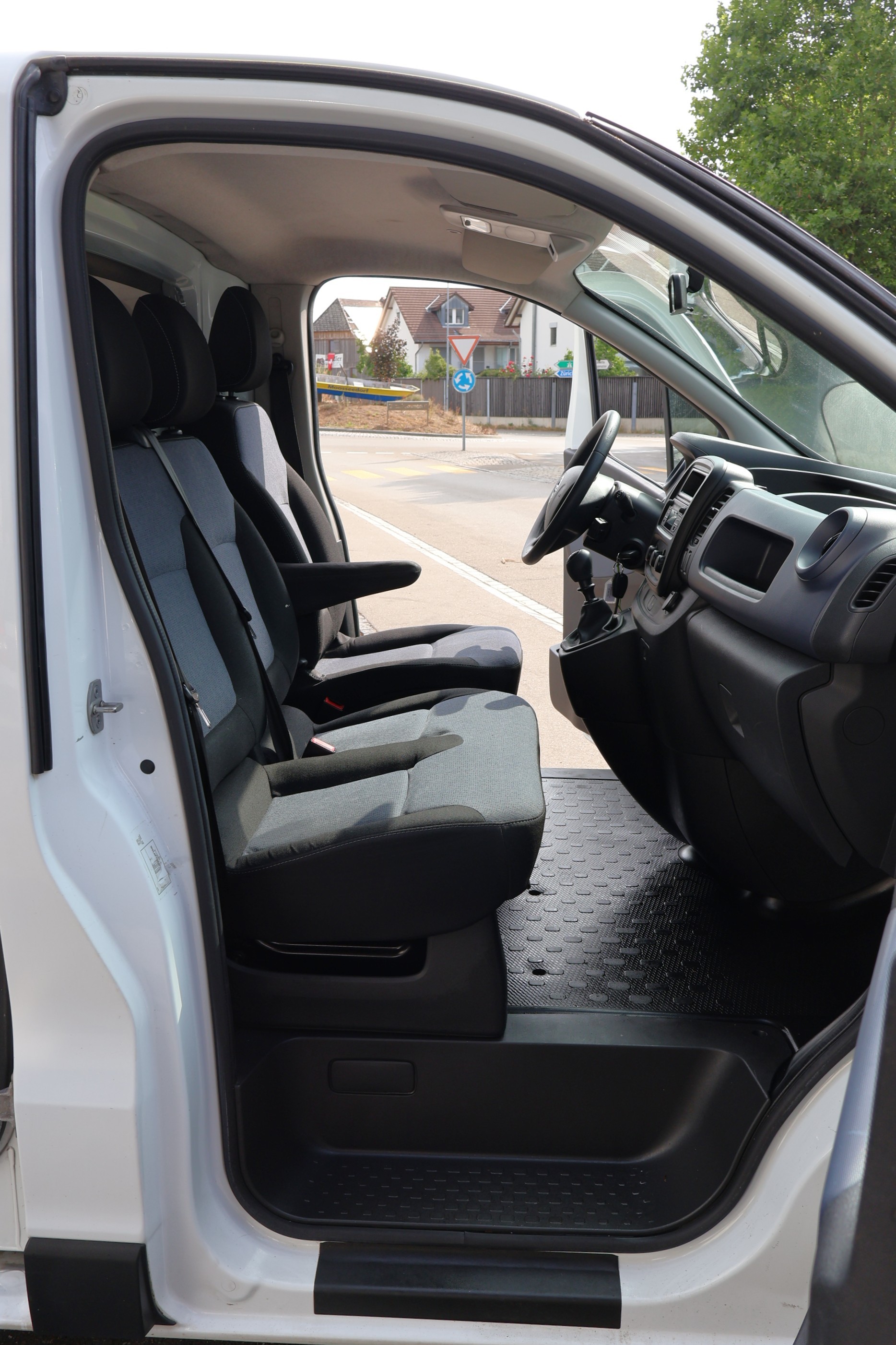 OPEL Vivaro 1.6 CDTI 2.7t L1H1-image-13