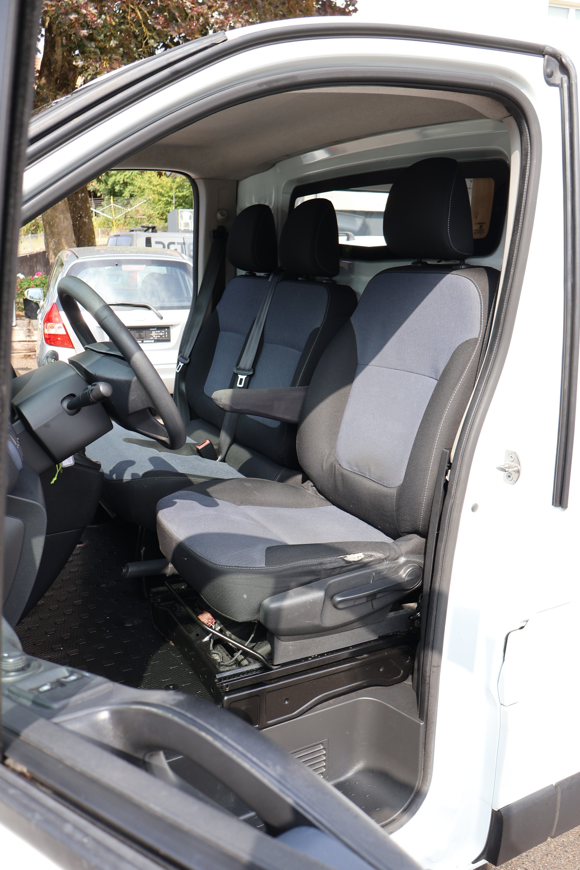 OPEL Vivaro 1.6 CDTI 2.7t L1H1-image-12