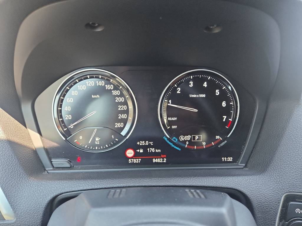 BMW 220i Steptronic M Sport-image-12