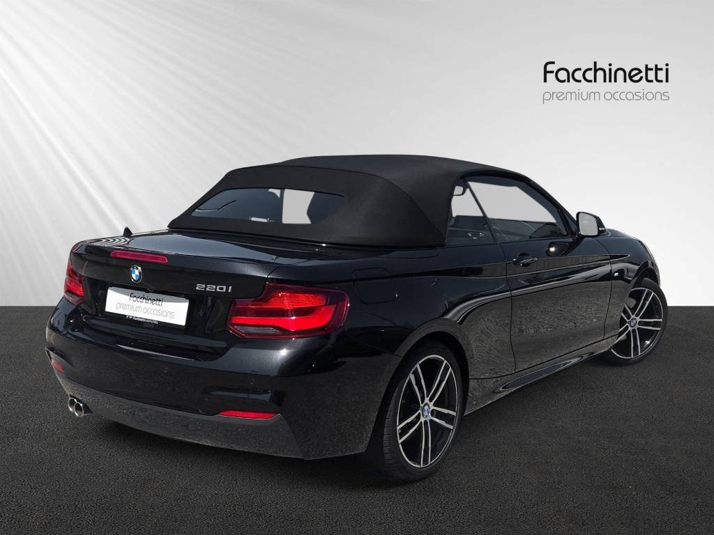 BMW 220i Steptronic M Sport-image-3