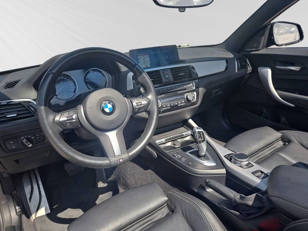 BMW 220i Steptronic M Sport-image-4