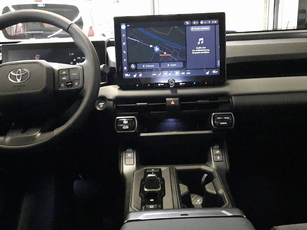 TOYOTA RAV-4 2.5 Plug-In-Hybrid Style-image-12