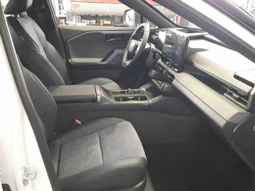 TOYOTA RAV-4 2.5 Plug-In-Hybrid Style-image-6