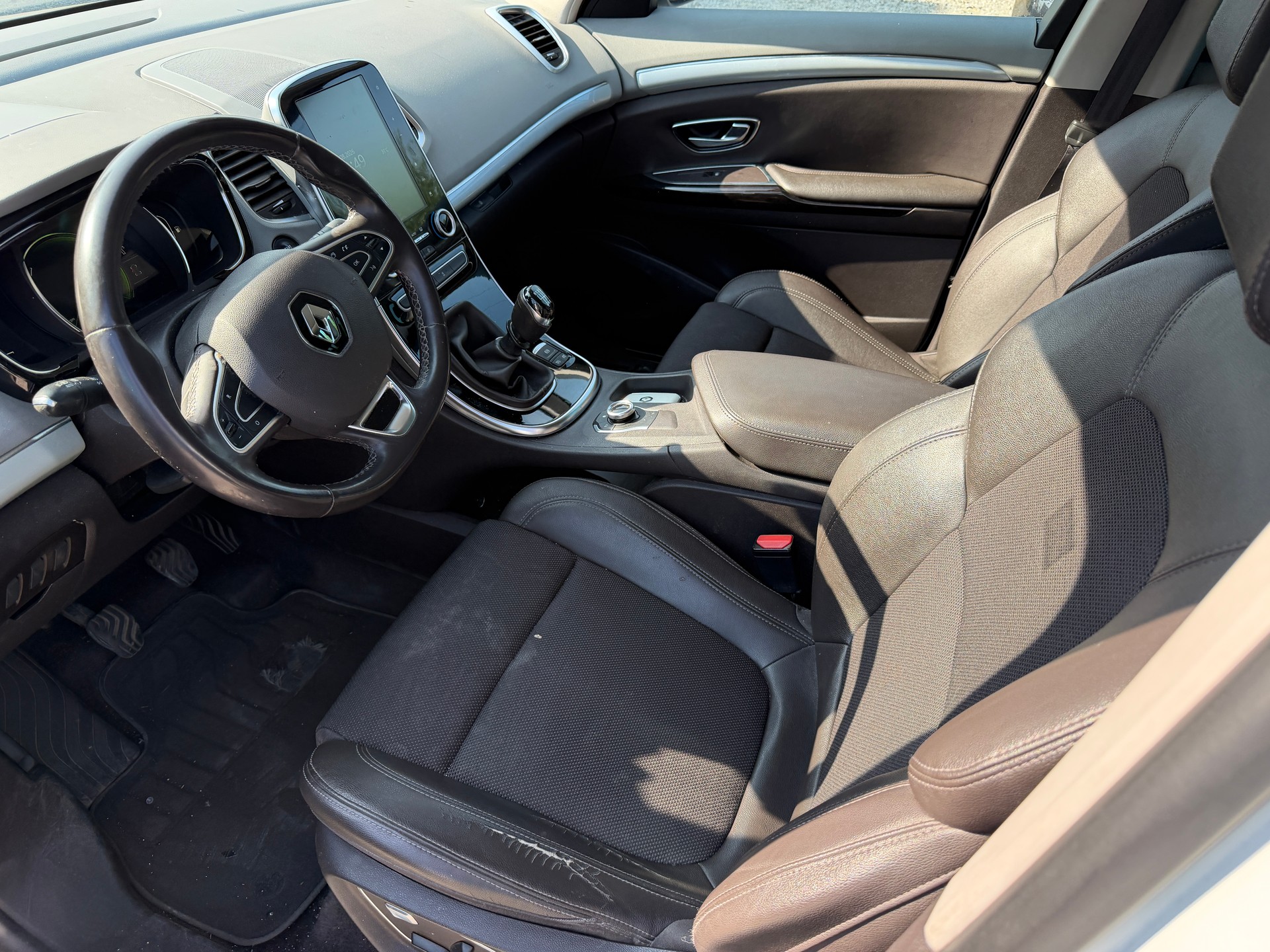 RENAULT Espace 1.6 dCi Life-image-6