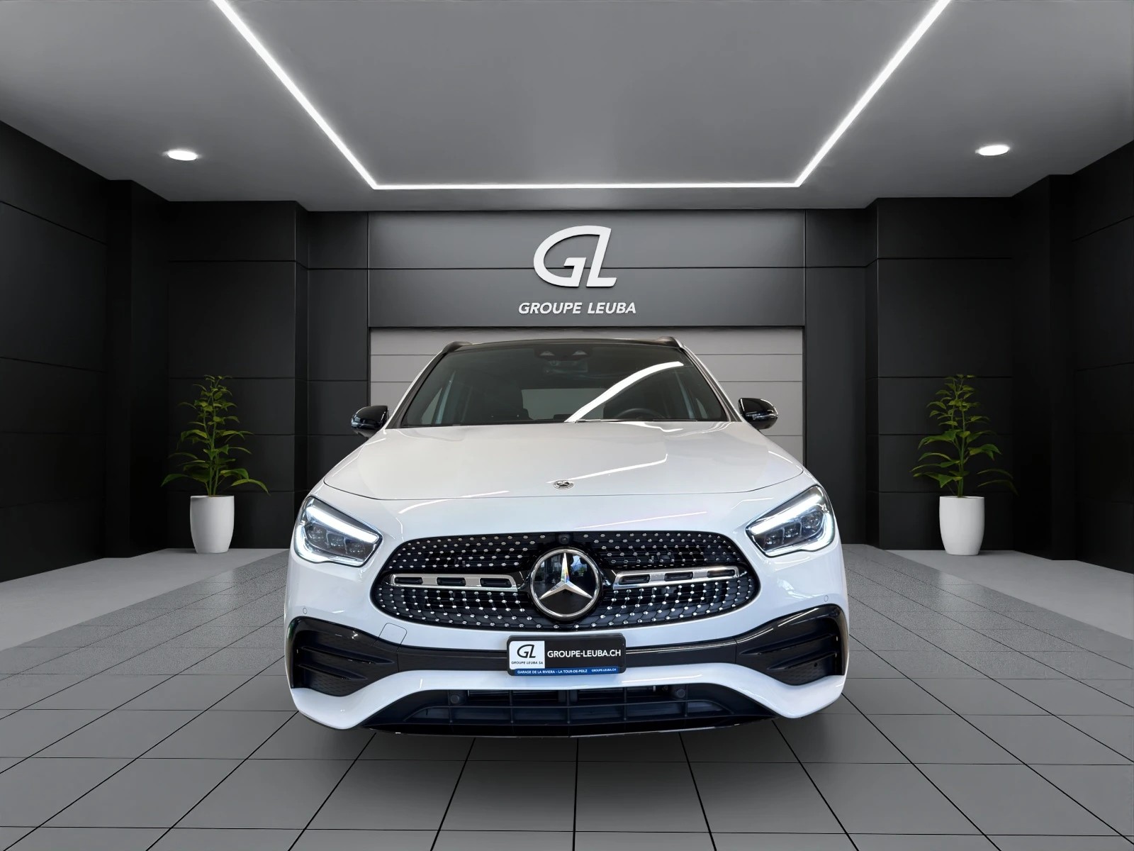 MERCEDES-BENZ GLA 250e AMG Line 8G-DCT-image-1