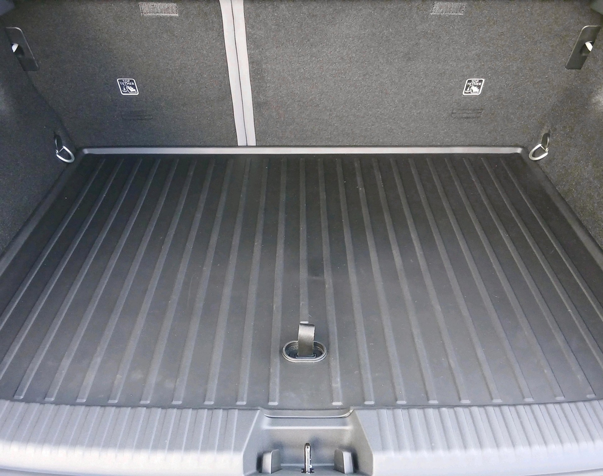 LYNK & CO 02-image-5