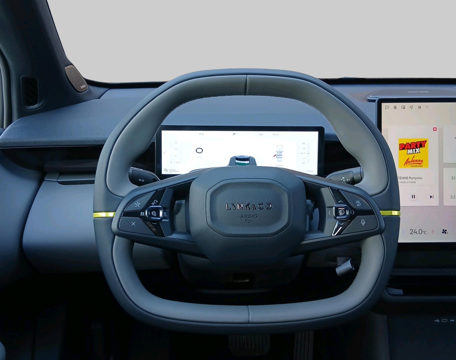 LYNK & CO 02-image-11