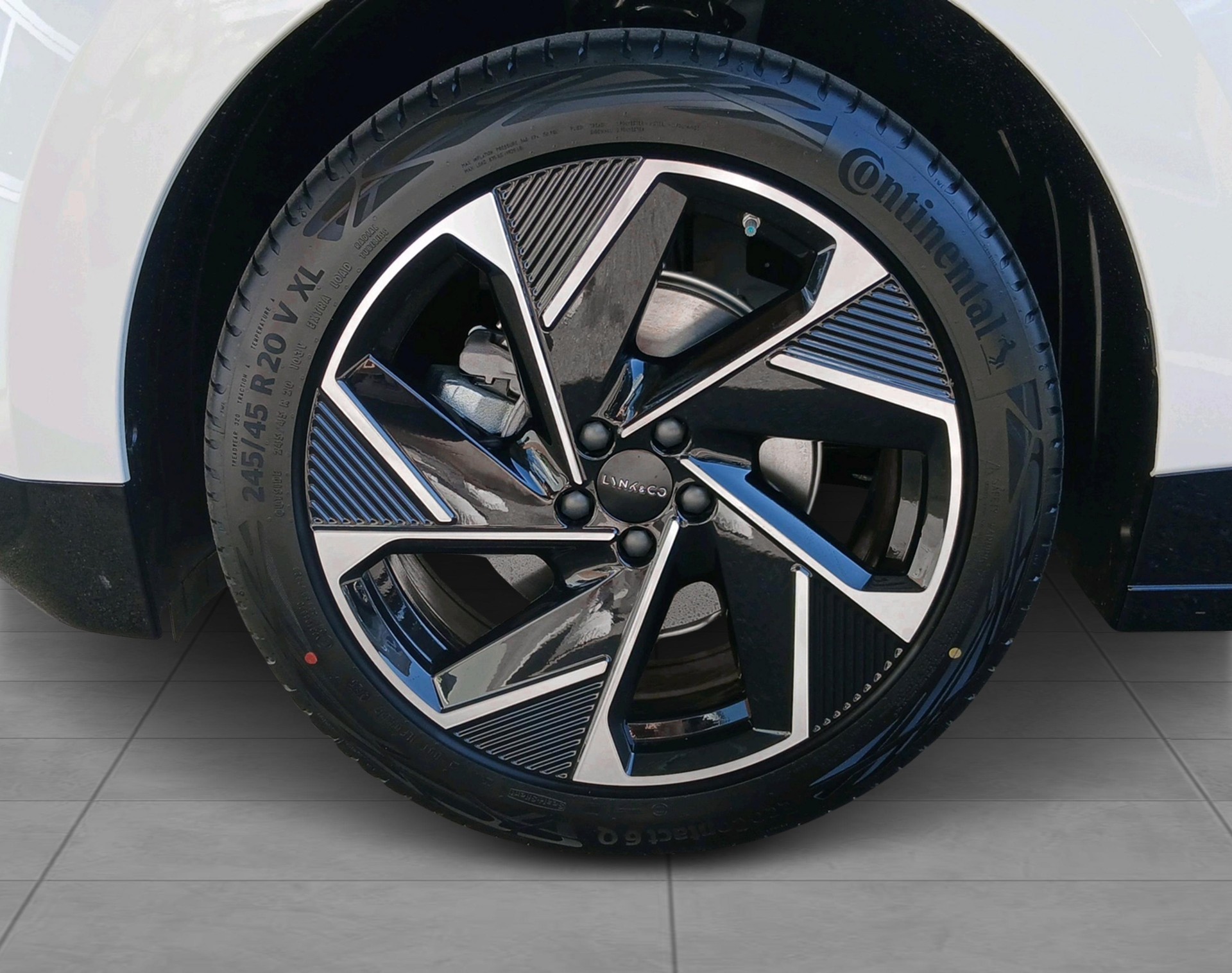 LYNK & CO 02-image-10