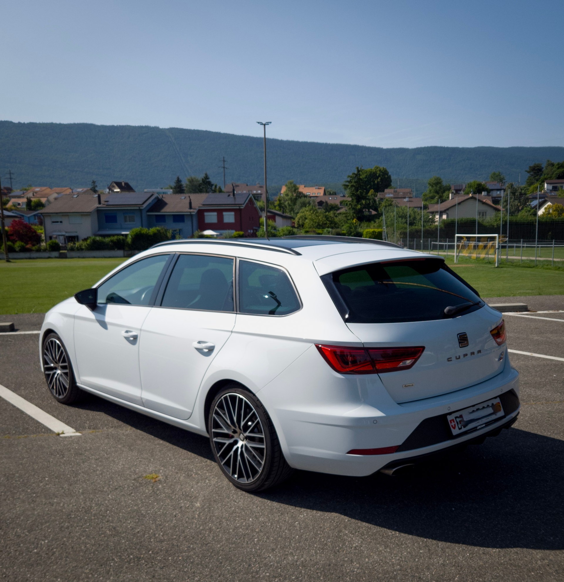 SEAT 2.0 TSI 300 Cupra 4Drive DSG-image-2
