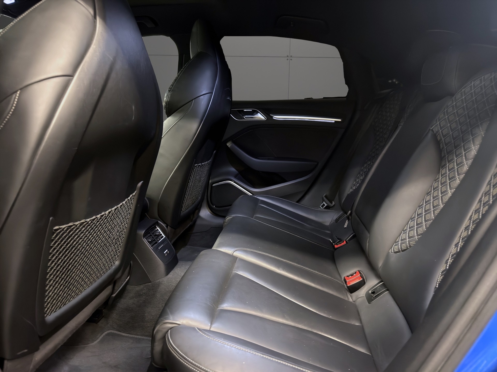 AUDI RS3 Limousine 2.5 TSI quattro S-tronic-image-10
