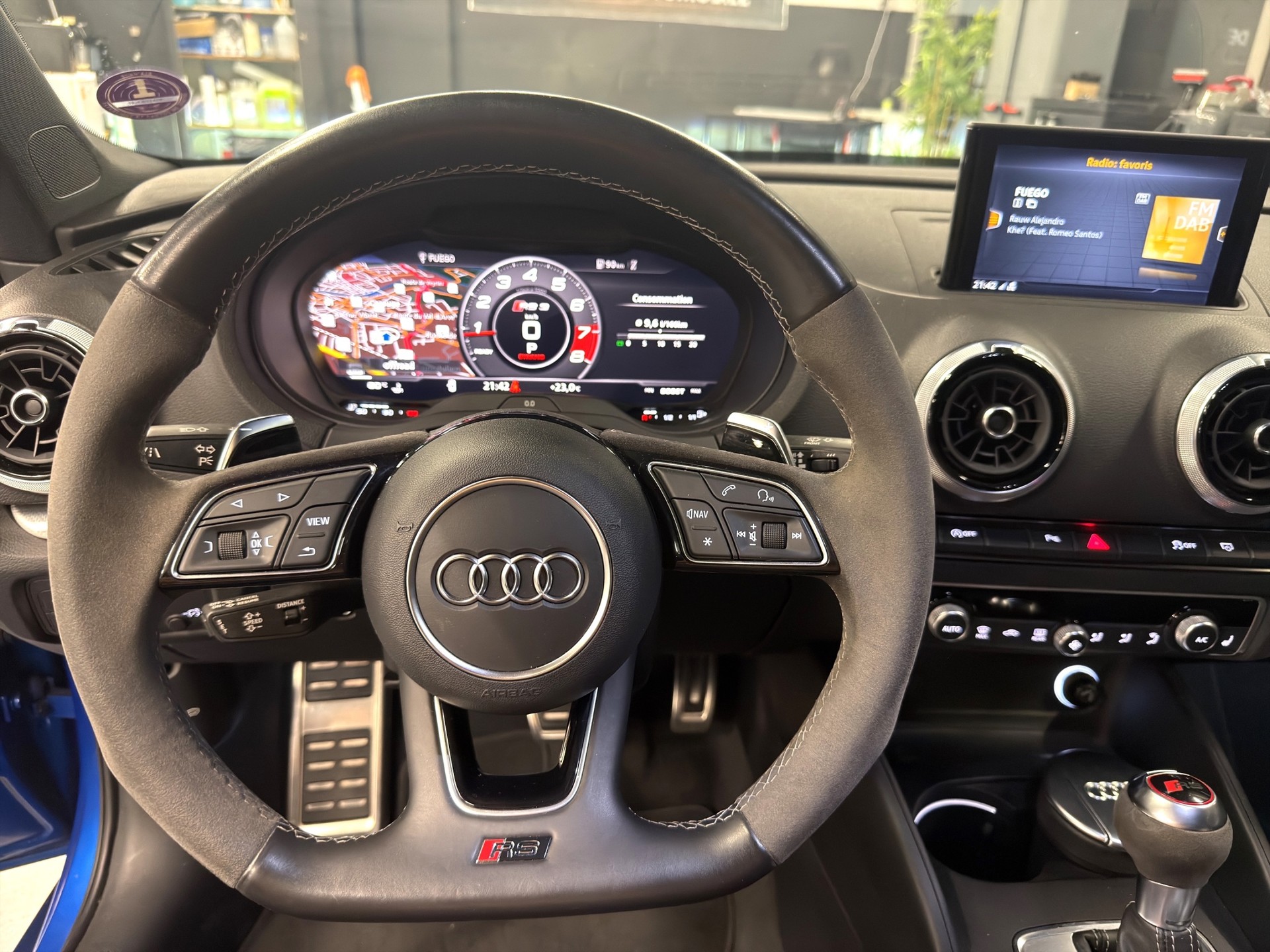 AUDI RS3 Limousine 2.5 TSI quattro S-tronic-image-13