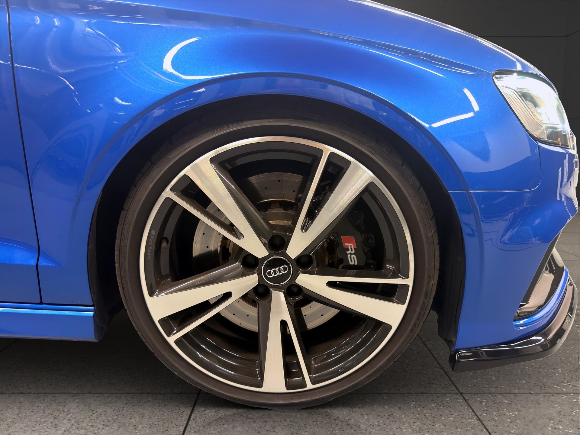 AUDI RS3 Limousine 2.5 TSI quattro S-tronic-image-6