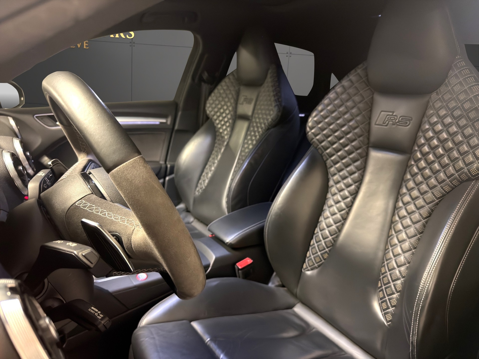 AUDI RS3 Limousine 2.5 TSI quattro S-tronic-image-8