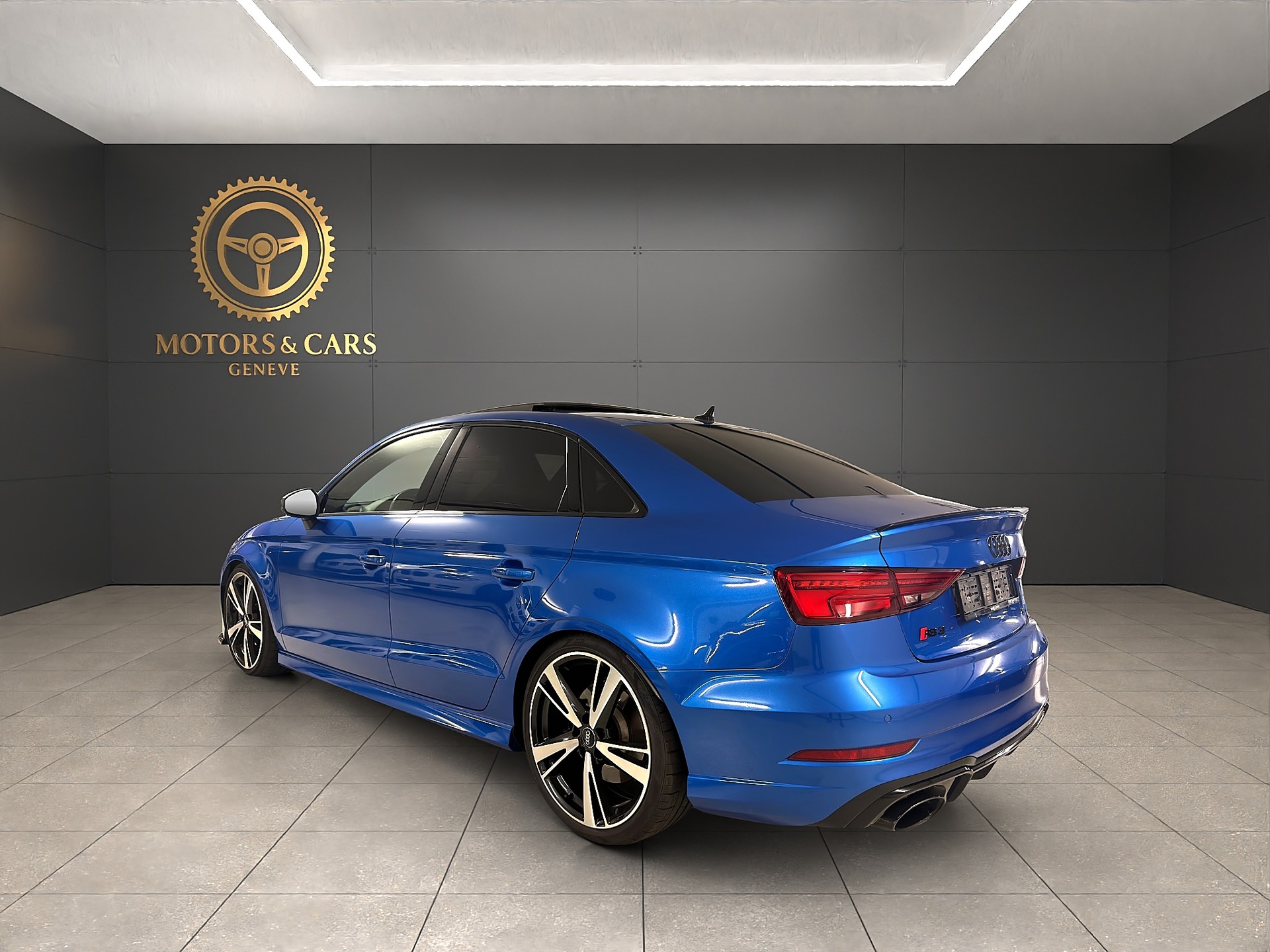 AUDI RS3 Limousine 2.5 TSI quattro S-tronic-image-4