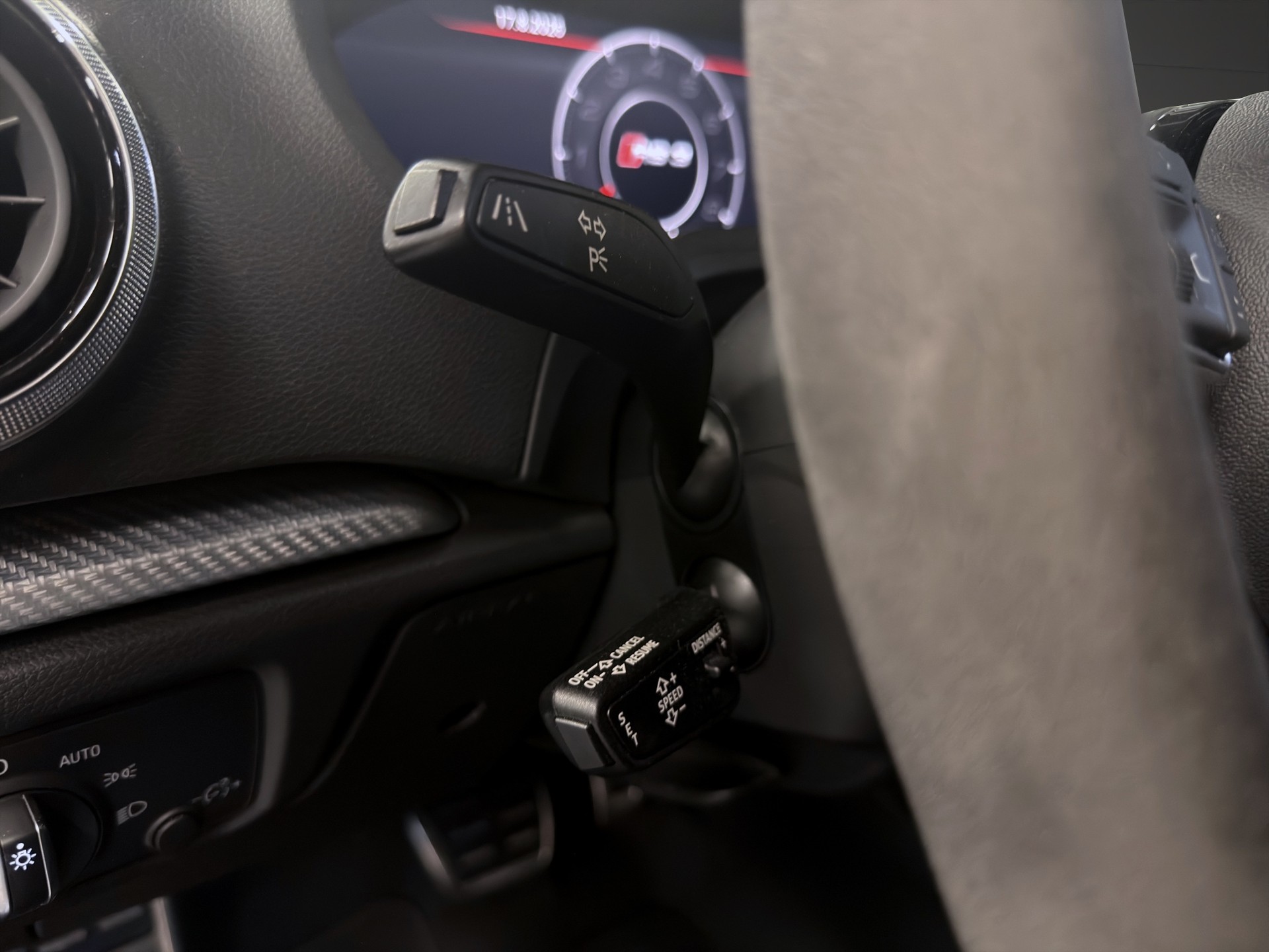 AUDI RS3 Limousine 2.5 TSI quattro S-tronic-image-14