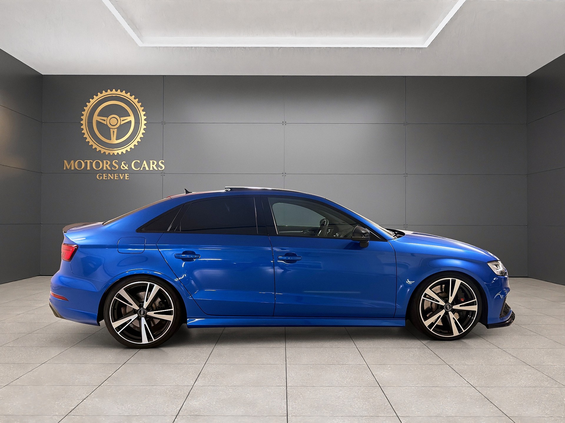 AUDI RS3 Limousine 2.5 TSI quattro S-tronic-image-3