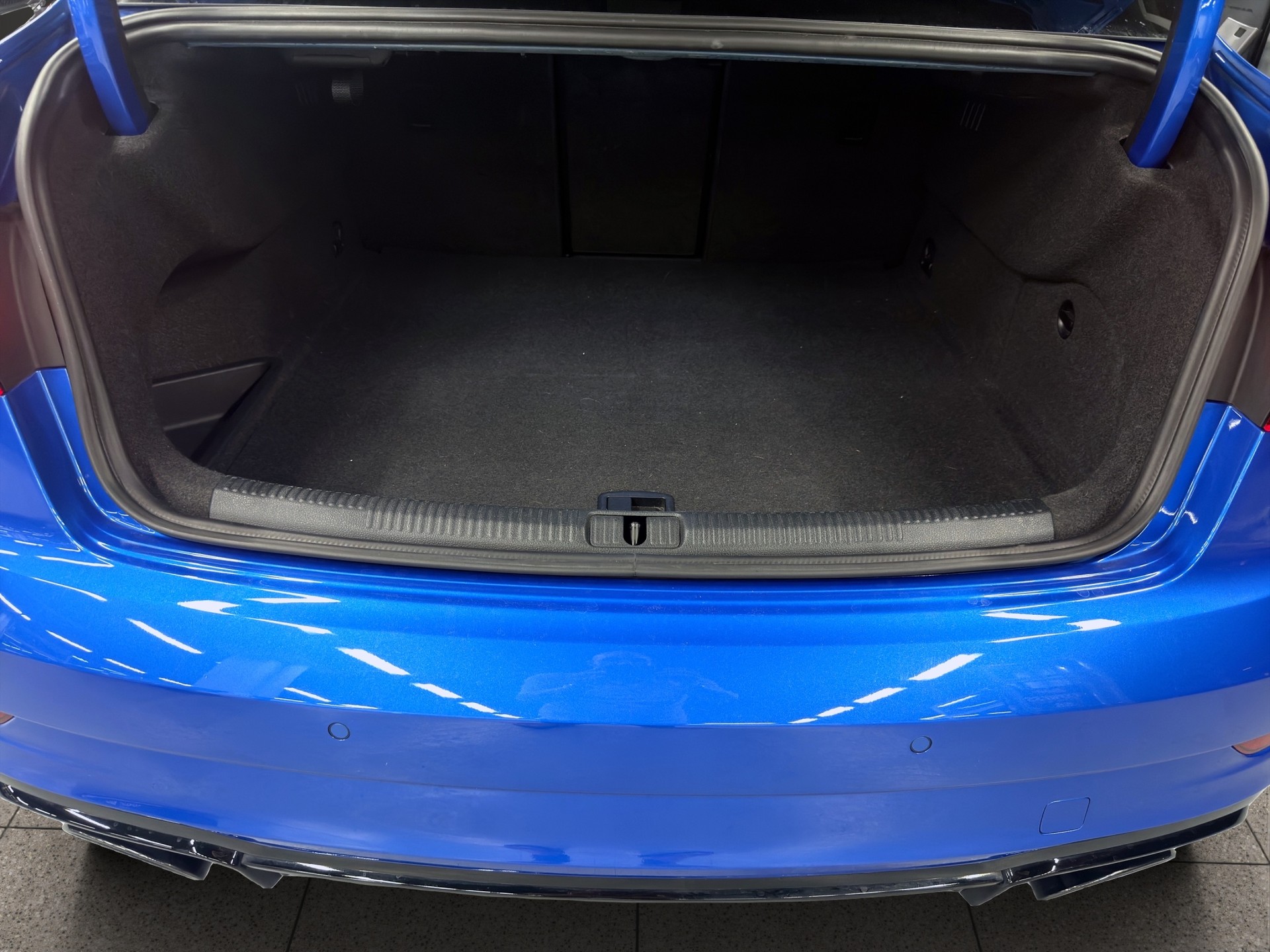 AUDI RS3 Limousine 2.5 TSI quattro S-tronic-image-25
