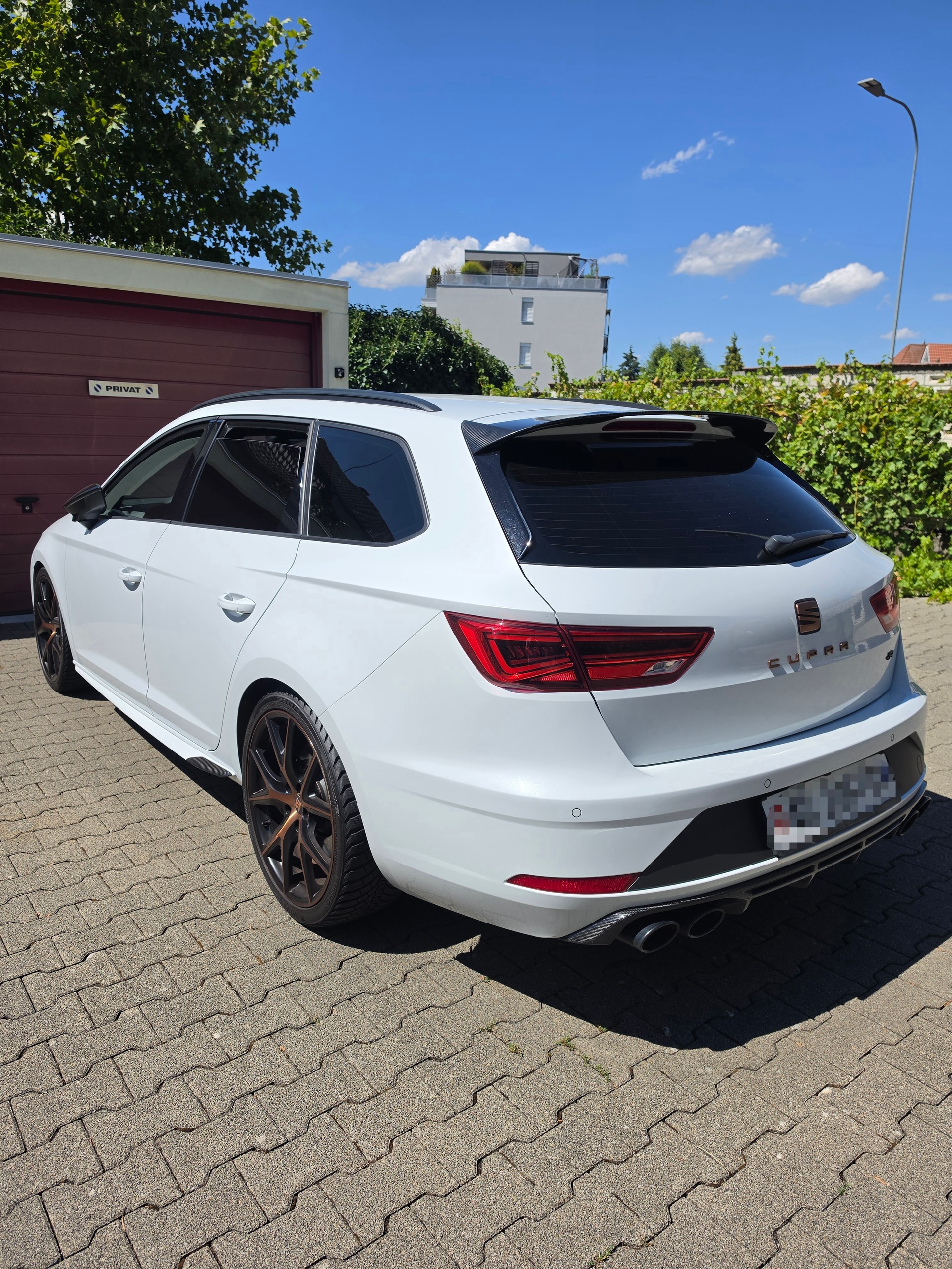 SEAT 2.0 TSI 300 Cupra R 4Drive DSG-image-1
