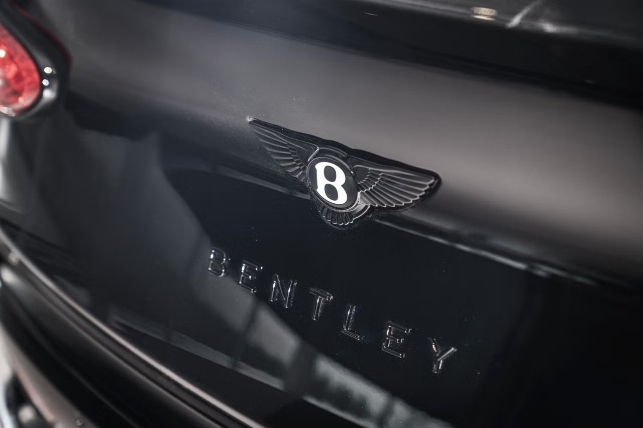 BENTLEY Bentayga S Black Edition V8-image-8