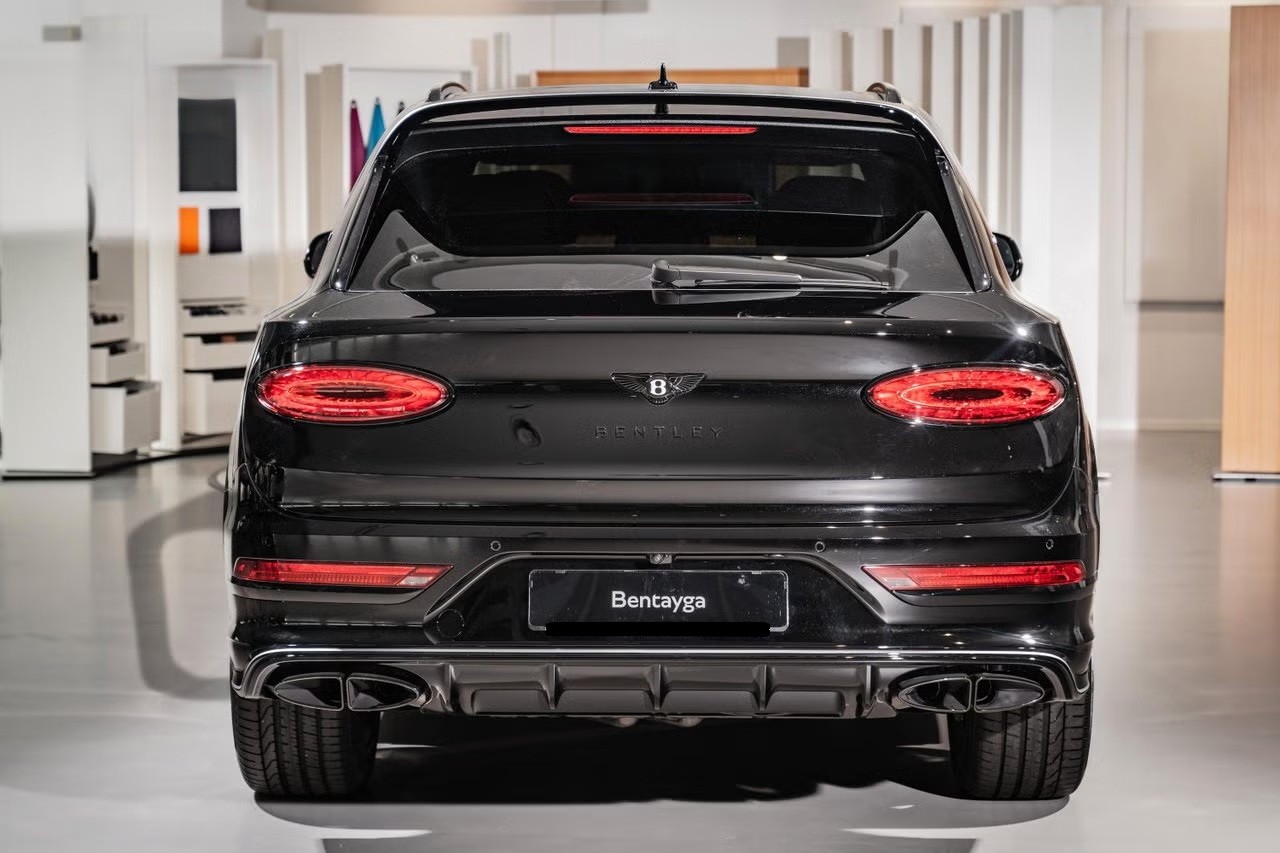 BENTLEY Bentayga S Black Edition V8-image-7