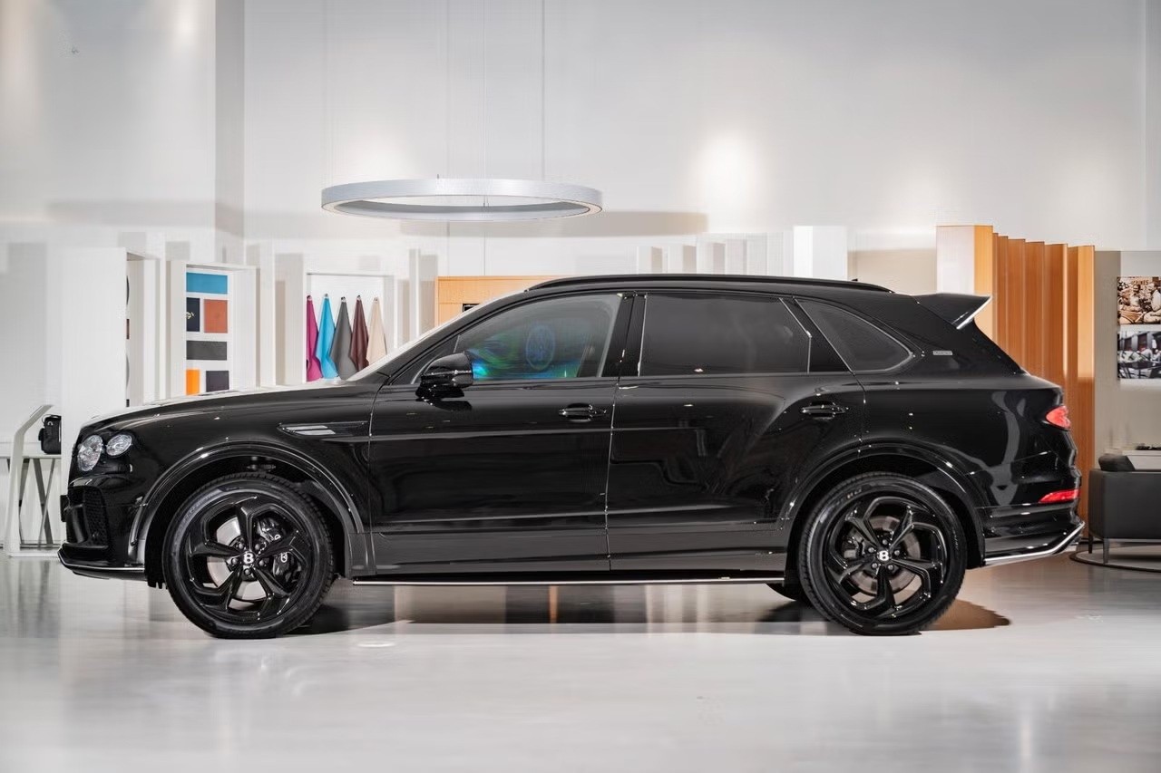 BENTLEY Bentayga S Black Edition V8-showroom-element-3